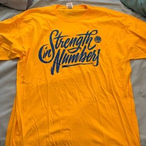 Strength in numbers golden state warriors tee (XL)